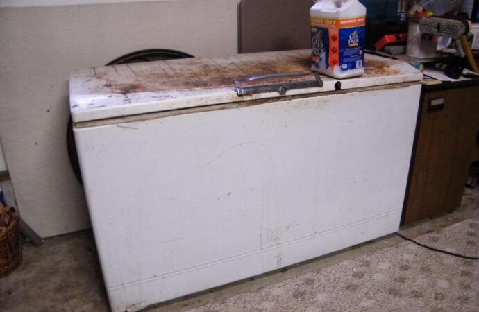 Freezer Junk Removal-Palm Beach Junk Removal and Trash Haulers