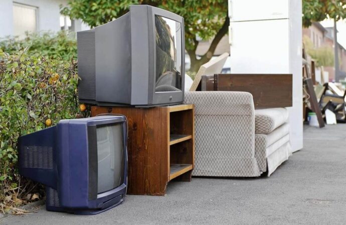 Television Junk Removal-Palm Beach Junk Removal and Trash Haulers